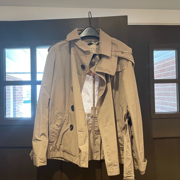 Burberry Hooded Short Showerproof Trench
Coat - Picture 2 of 16